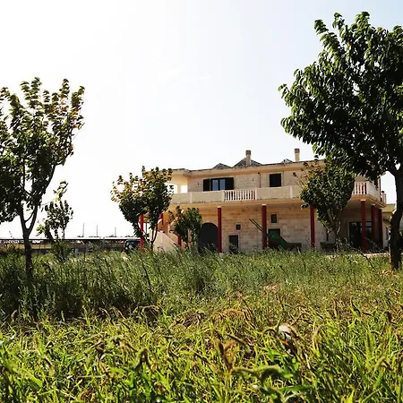 カントリーハウス Masseria Moretti ラテルツァ